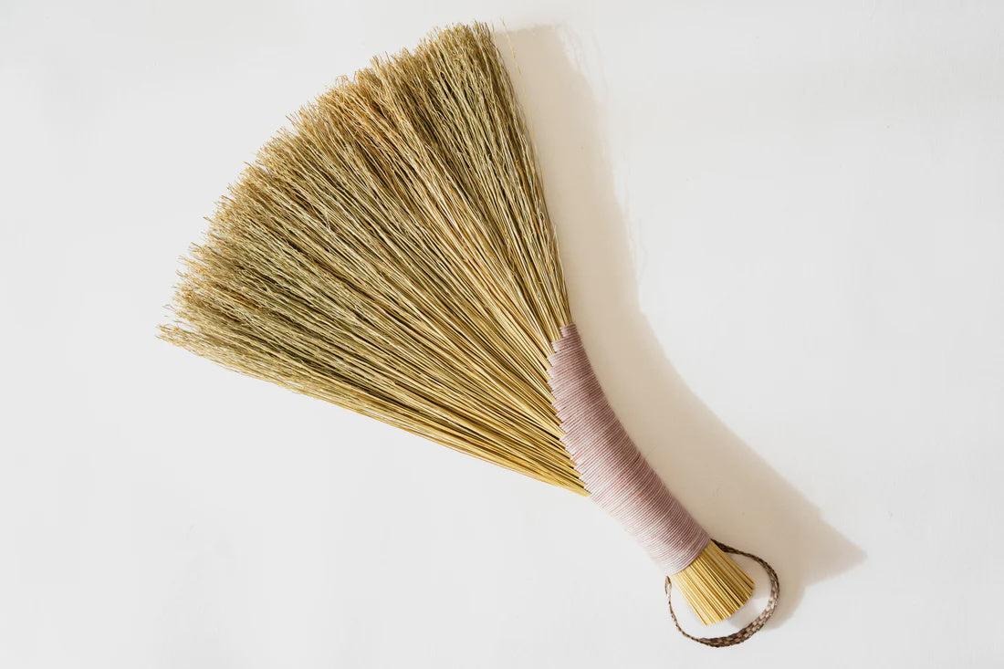 Turkey Wing Handbroom/Pink