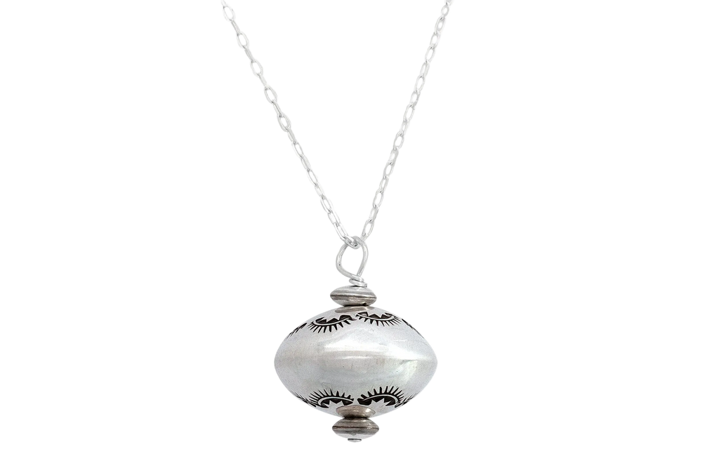 Dineh - Large Single Navajo Pearl Necklace