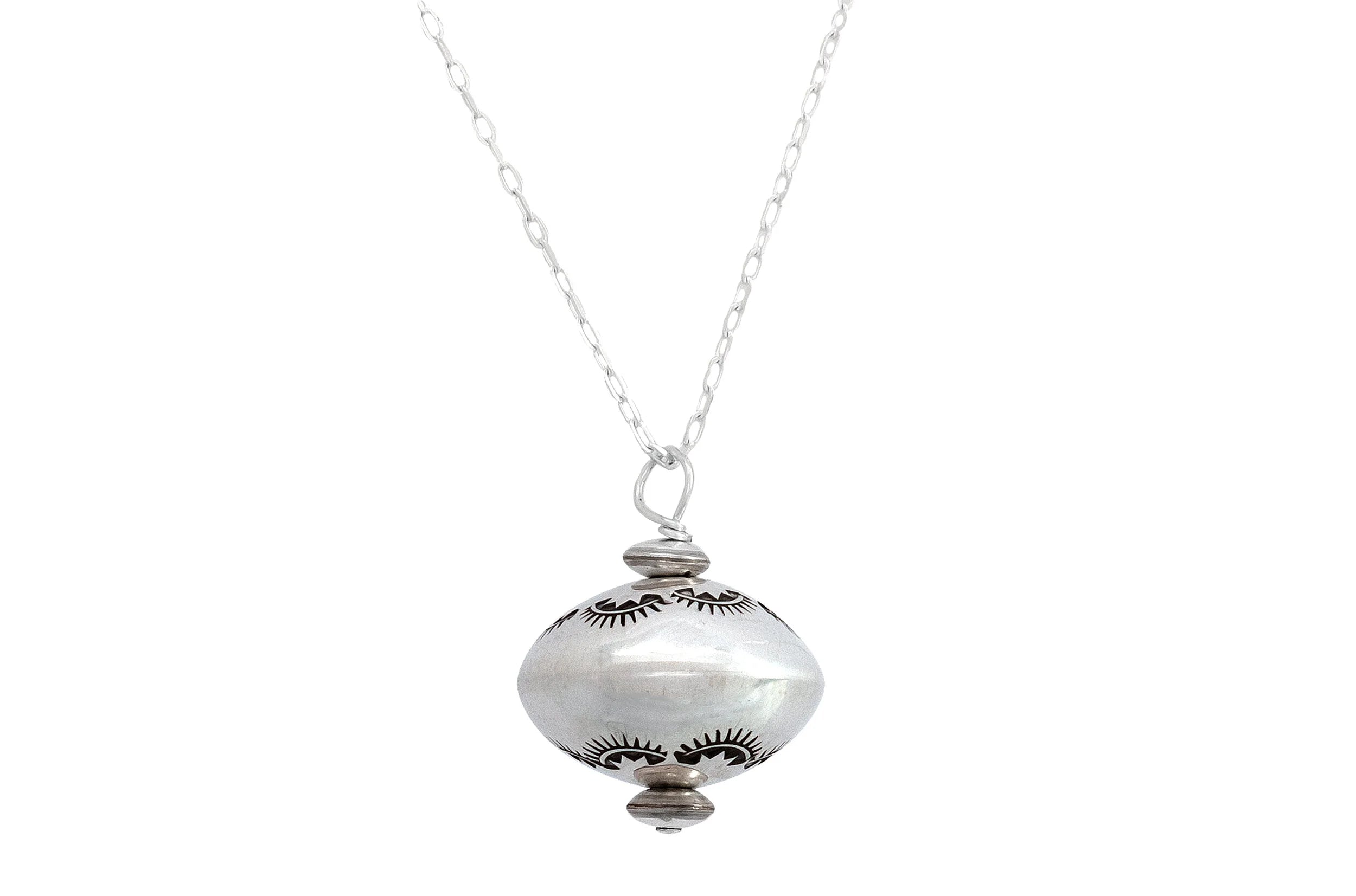 Dineh - Large Single Navajo Pearl Necklace