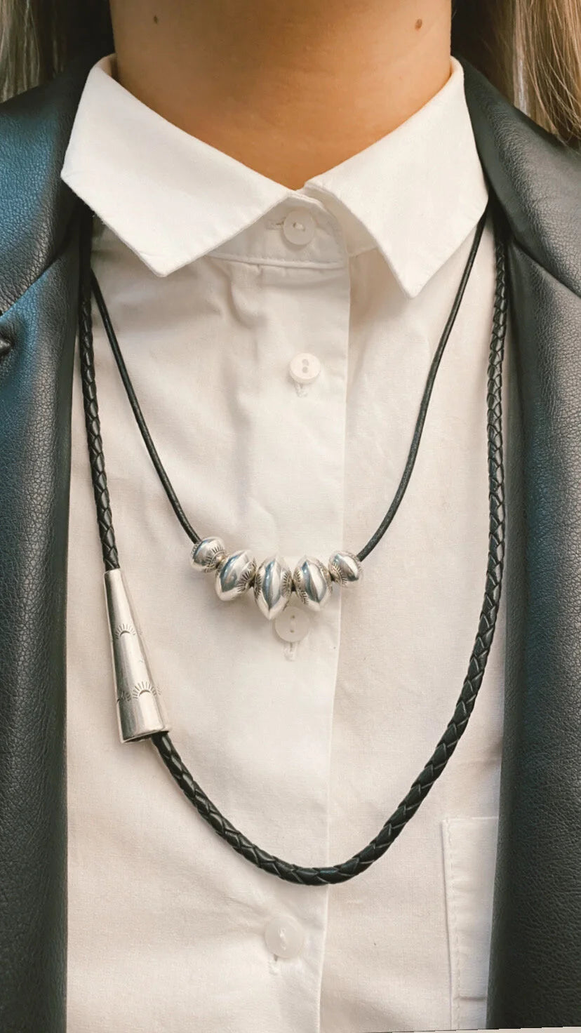 Dineh - Navajo Pearl Necklace on Black Leather