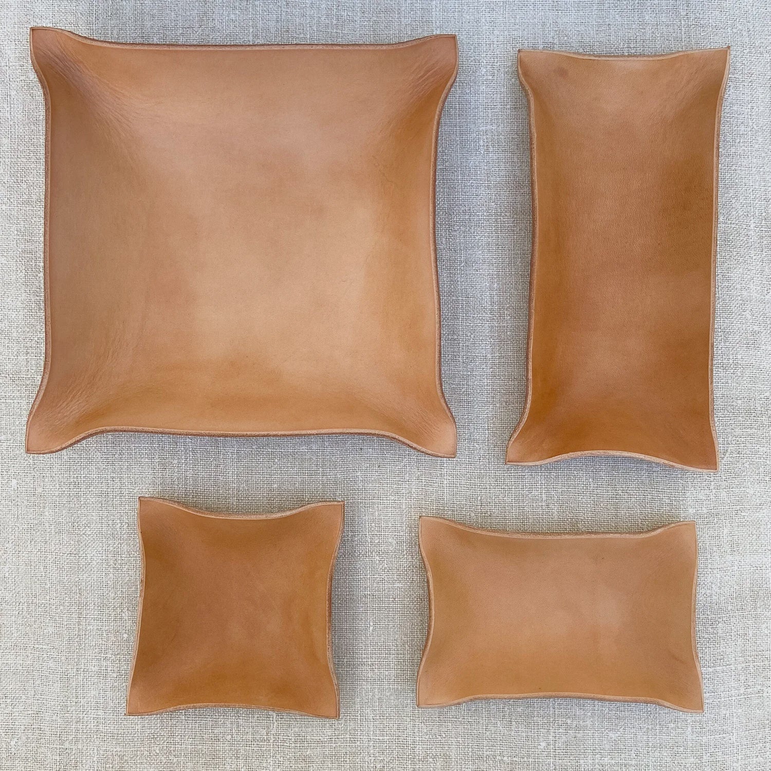 Hand Shaped Tray - Natural 4" x 6"